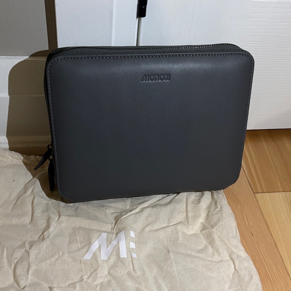 Brand new Monos Metro Folio Kit in vegan leather Dover Grey colour
